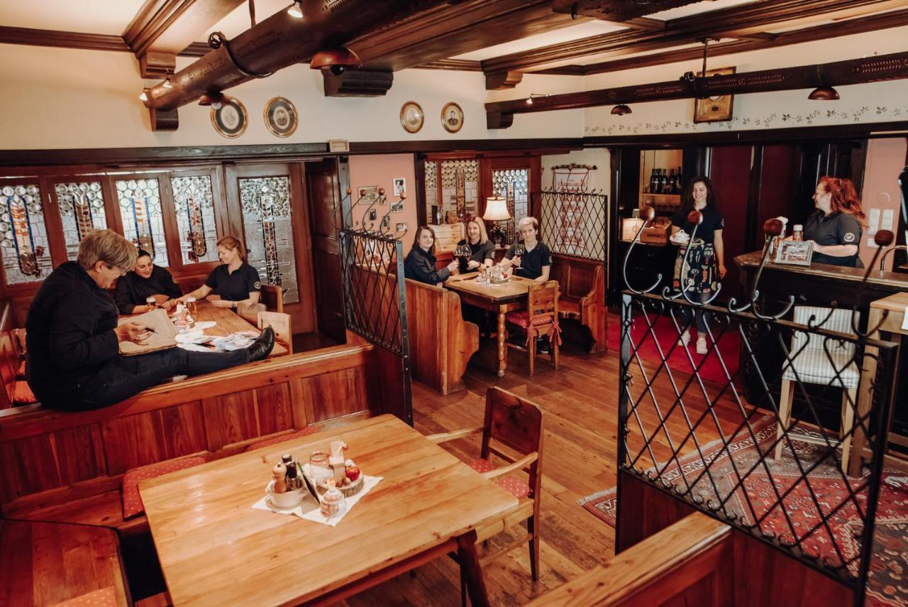 Gasthof Eberhard - Hof, Wirtshaus&Herberge Sankt Michael in Obersteiermark Exterior foto