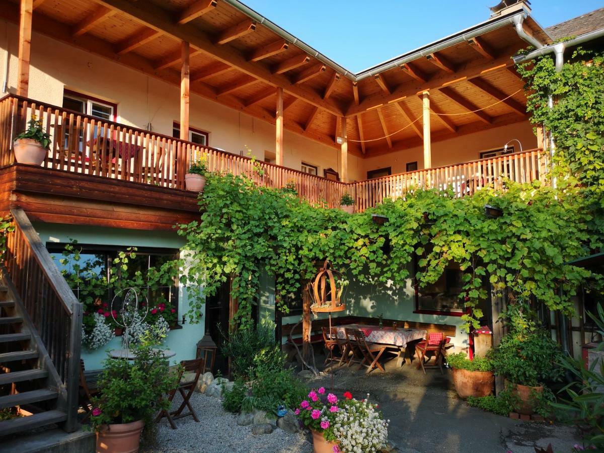 Gasthof Eberhard - Hof, Wirtshaus&Herberge Sankt Michael in Obersteiermark Exterior foto